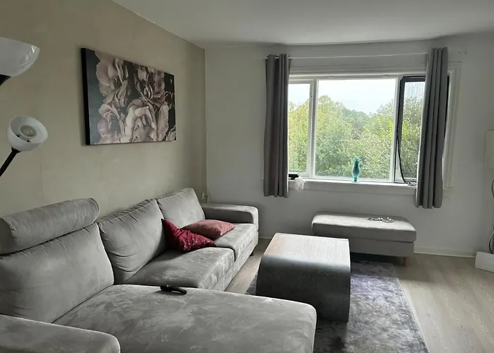Bright, Well Furnished Apartment Hillerod